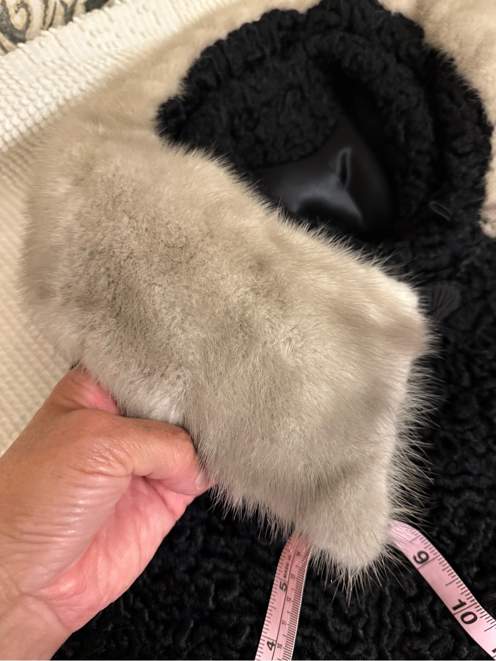 Vintage curly Persian lamb and wool coat in GREAT condition! Mink collar. - Picture 9 of 16